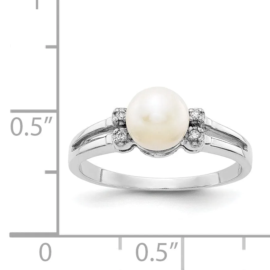 14k White Gold Pearl Diamond Ring