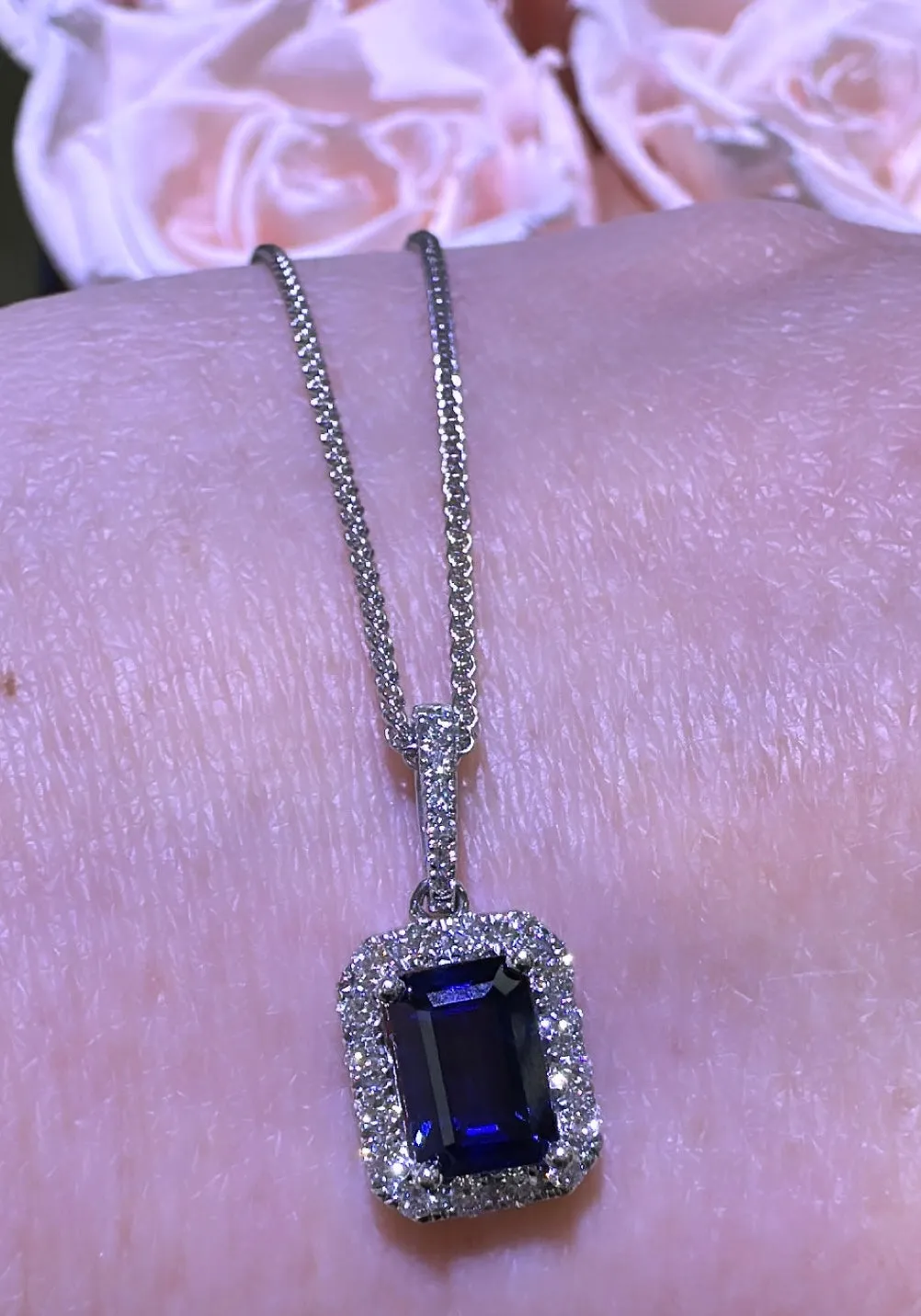 1.85carat Diamond Blue Baguette-cut Sapphire Pendant Necklace