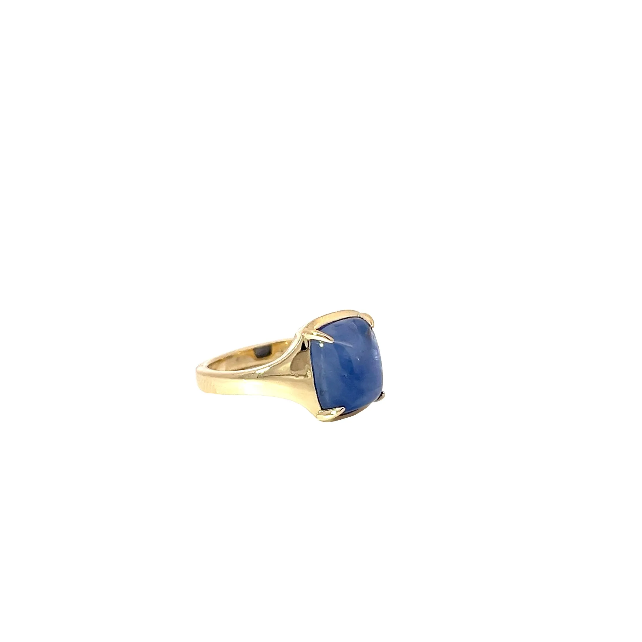 18K YELLOW GOLD 6.92CT PYRAMID CUSHION CABOCHON SAPPHIRE SIGNET RING