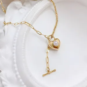 18k Yellow Gold Classic Charm Freshwater Pearl Necklace