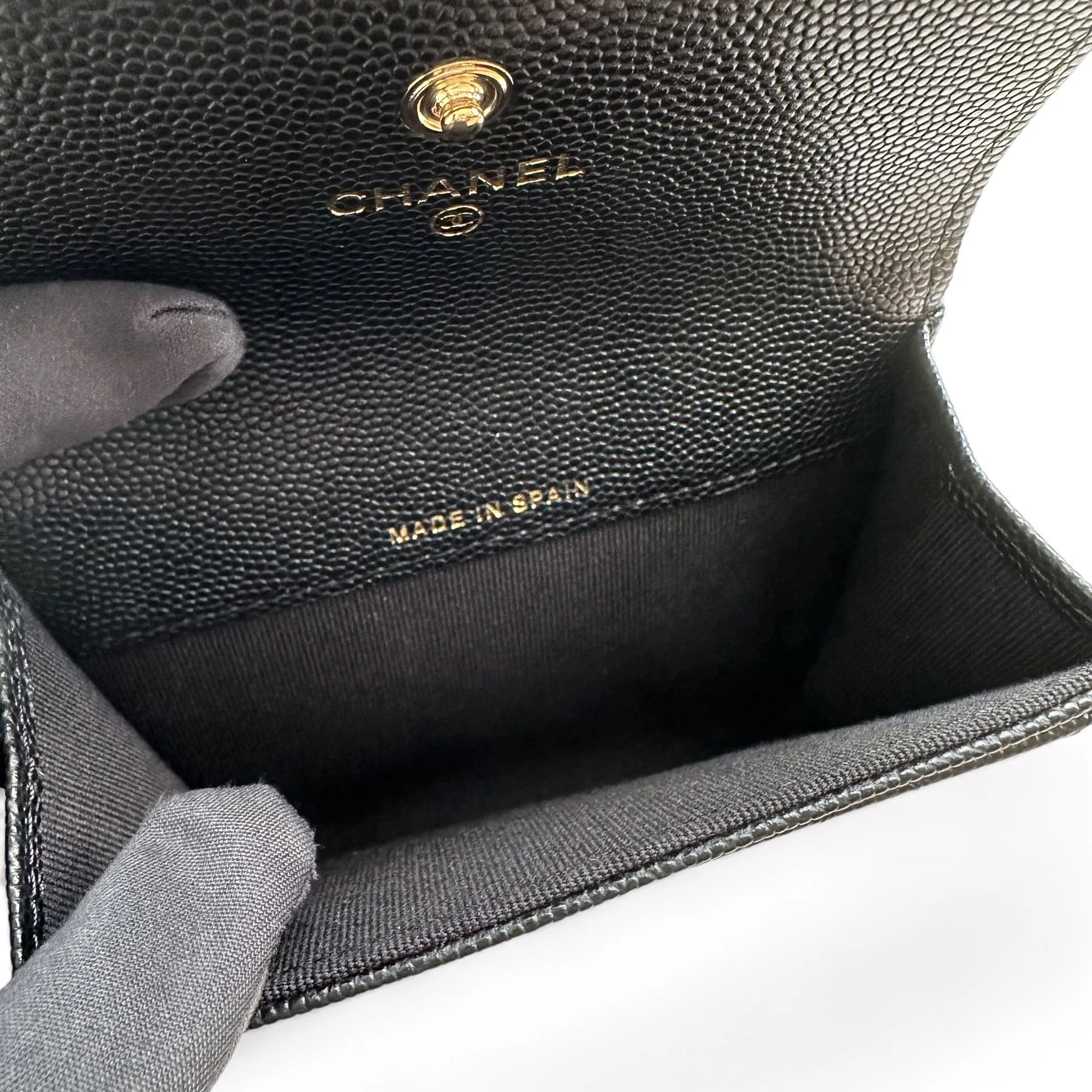 23C Casino Charms Classic Flap Card Holder Black Caviar