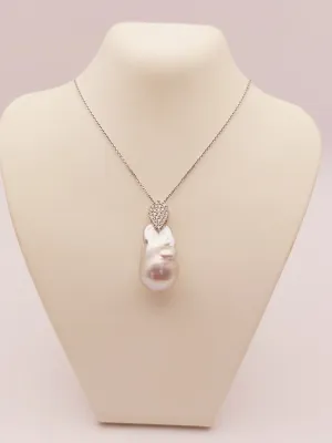 Akoya Baroque Pendant