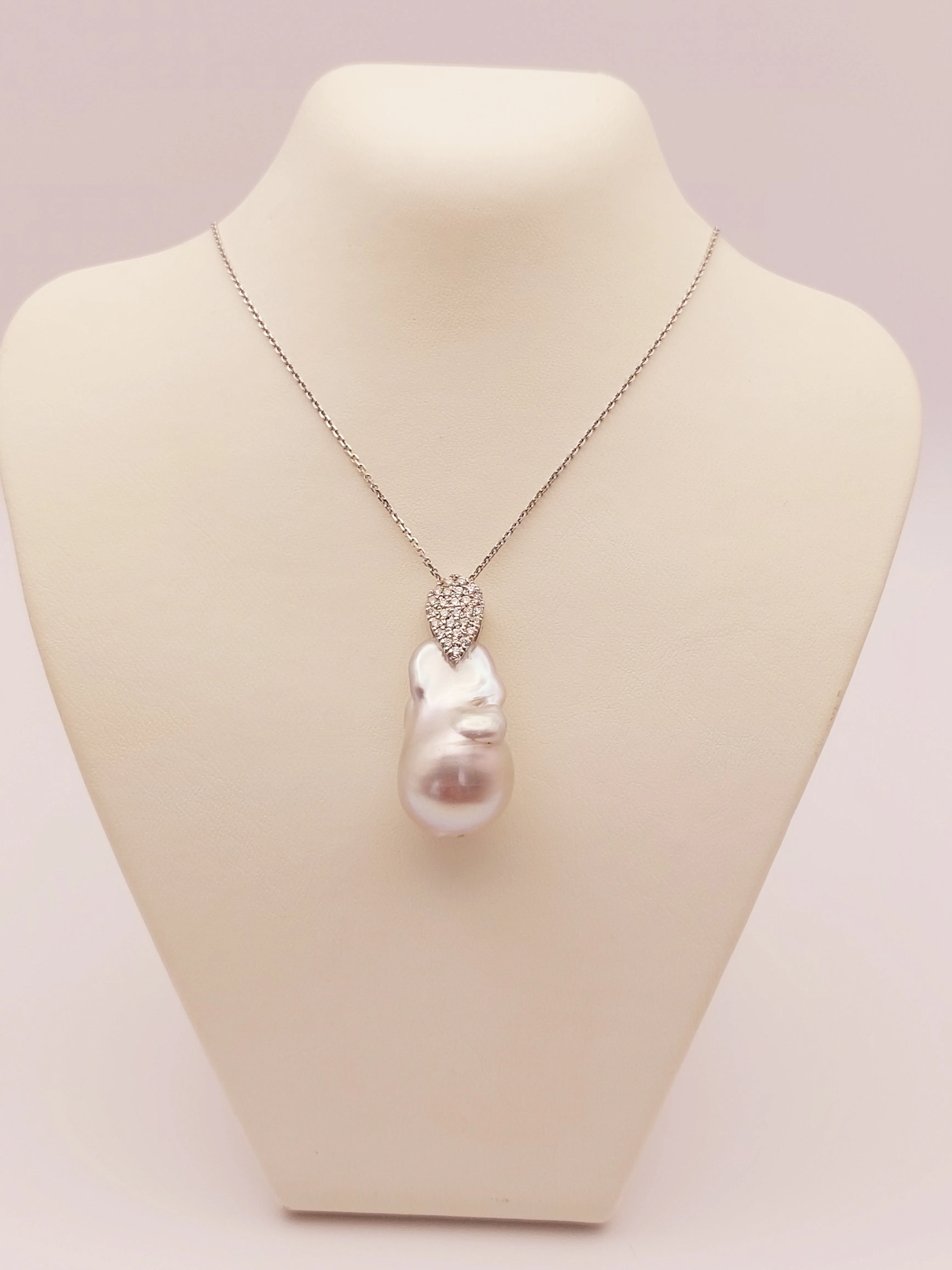 Akoya Baroque Pendant
