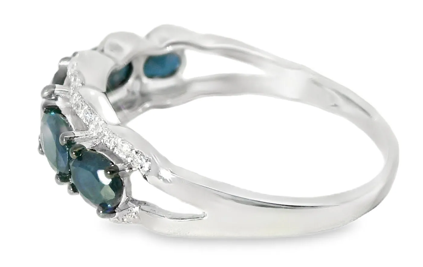 Beautiful 14K White Gold Graduated Sapphire Diamond Band Ring