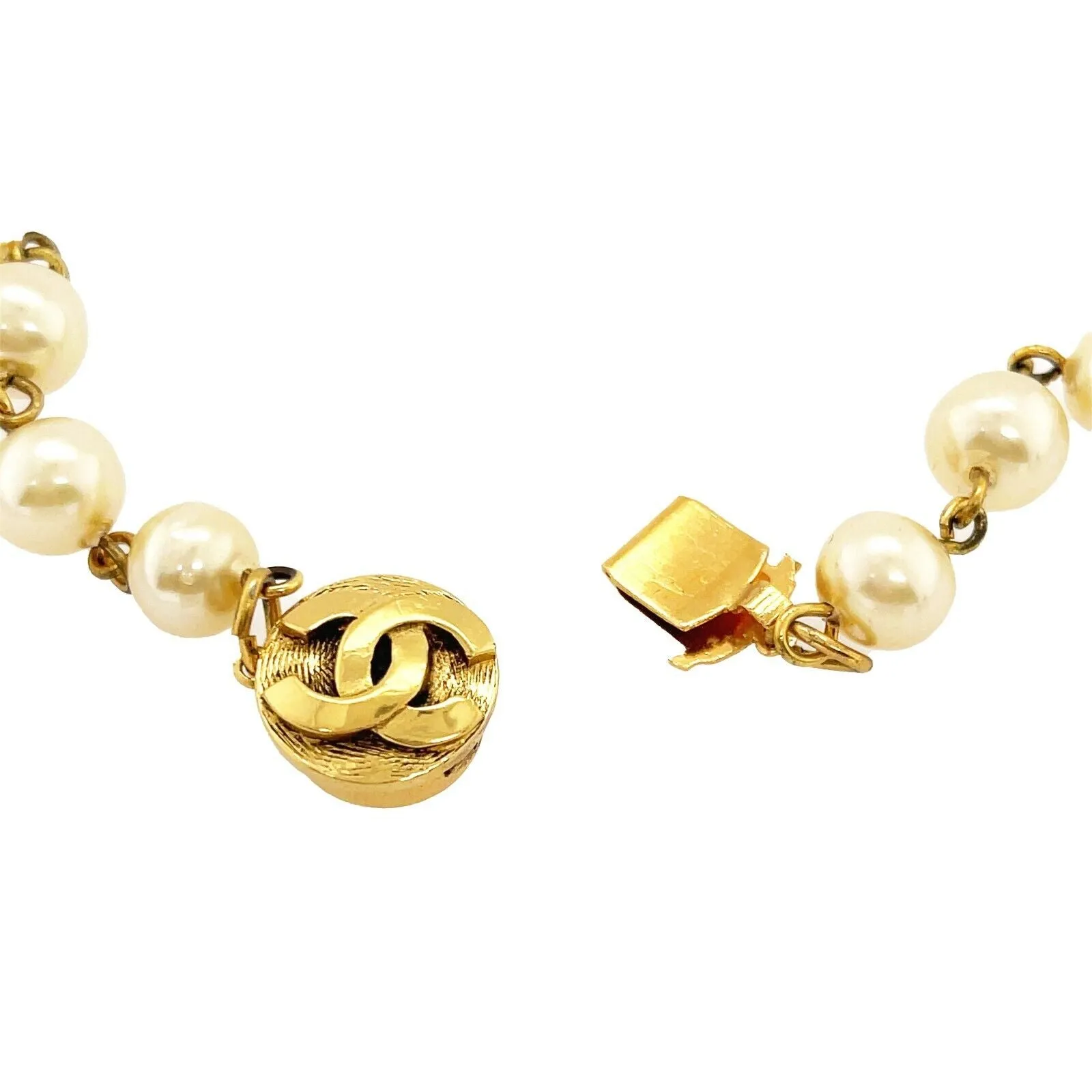 CHANEL - Vintage CC Logo Medallion Pearl - Gold Tone / Faux Pearl Necklace