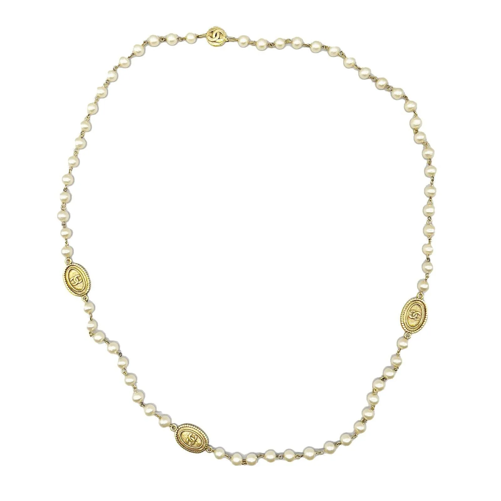 CHANEL - Vintage CC Logo Medallion Pearl - Gold Tone / Faux Pearl Necklace