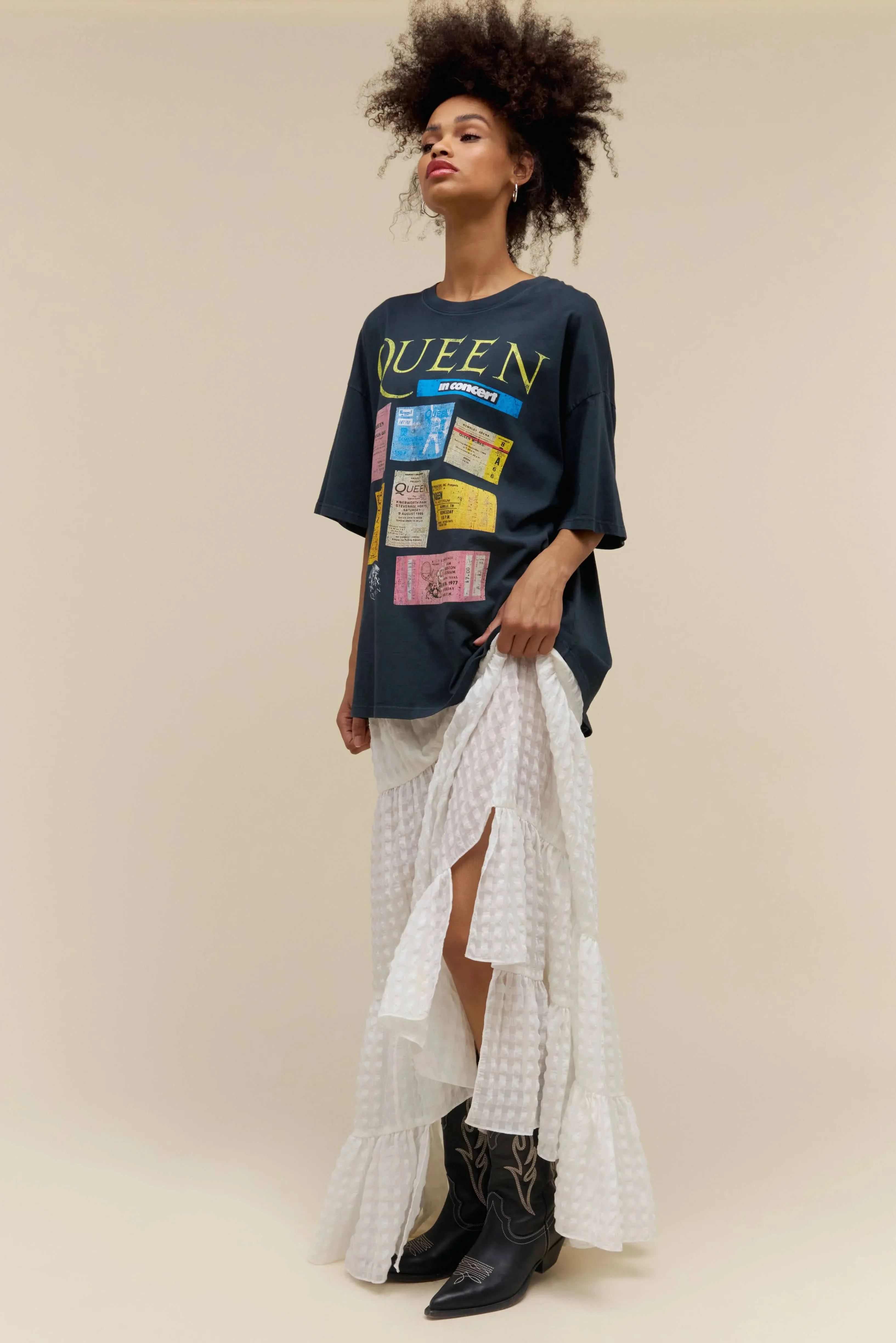 daydreamer: queen ticket collage one size tee-vintage black