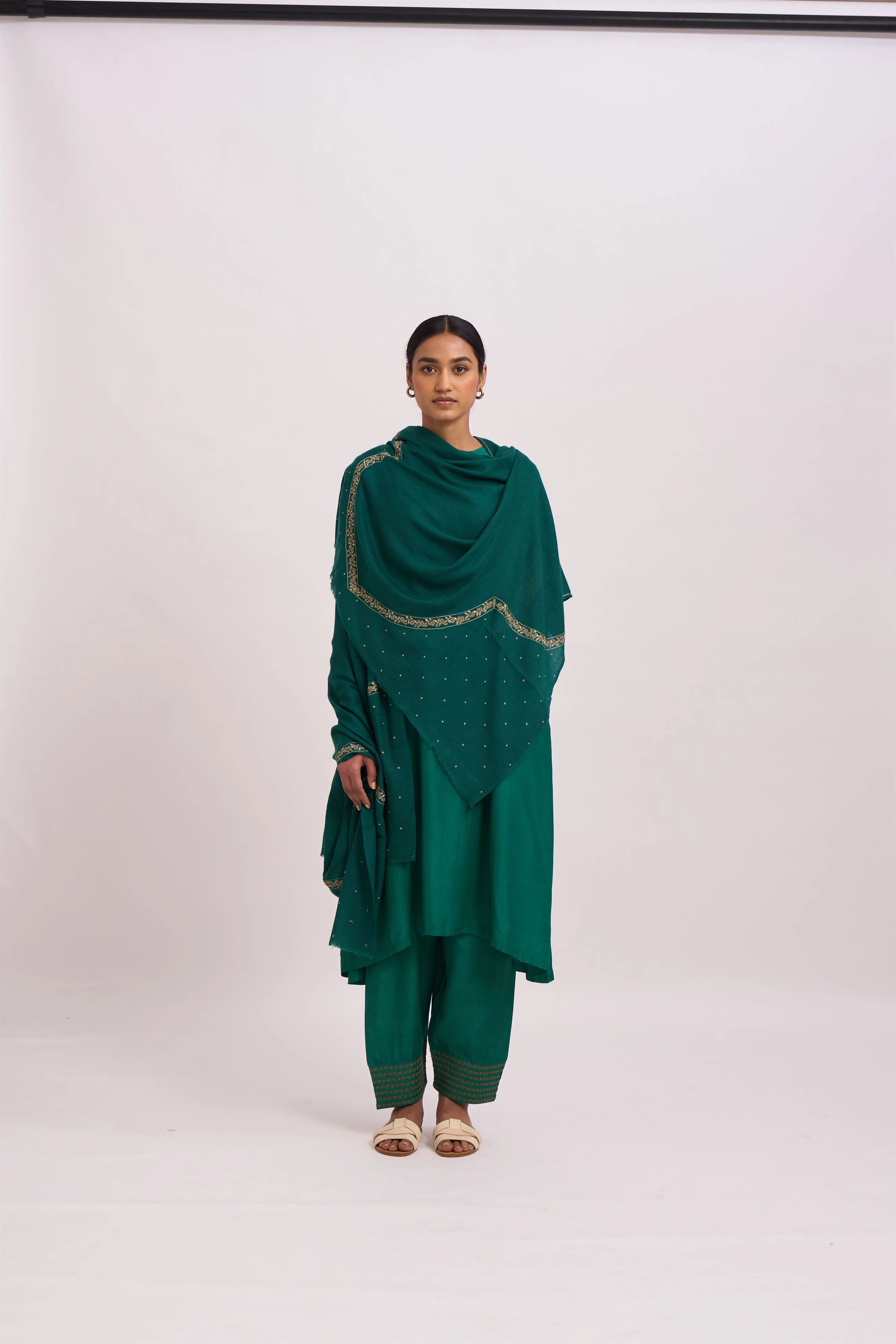 Dot   I   Shawl AbuDhabi woolen  Emerald SS24-S-8