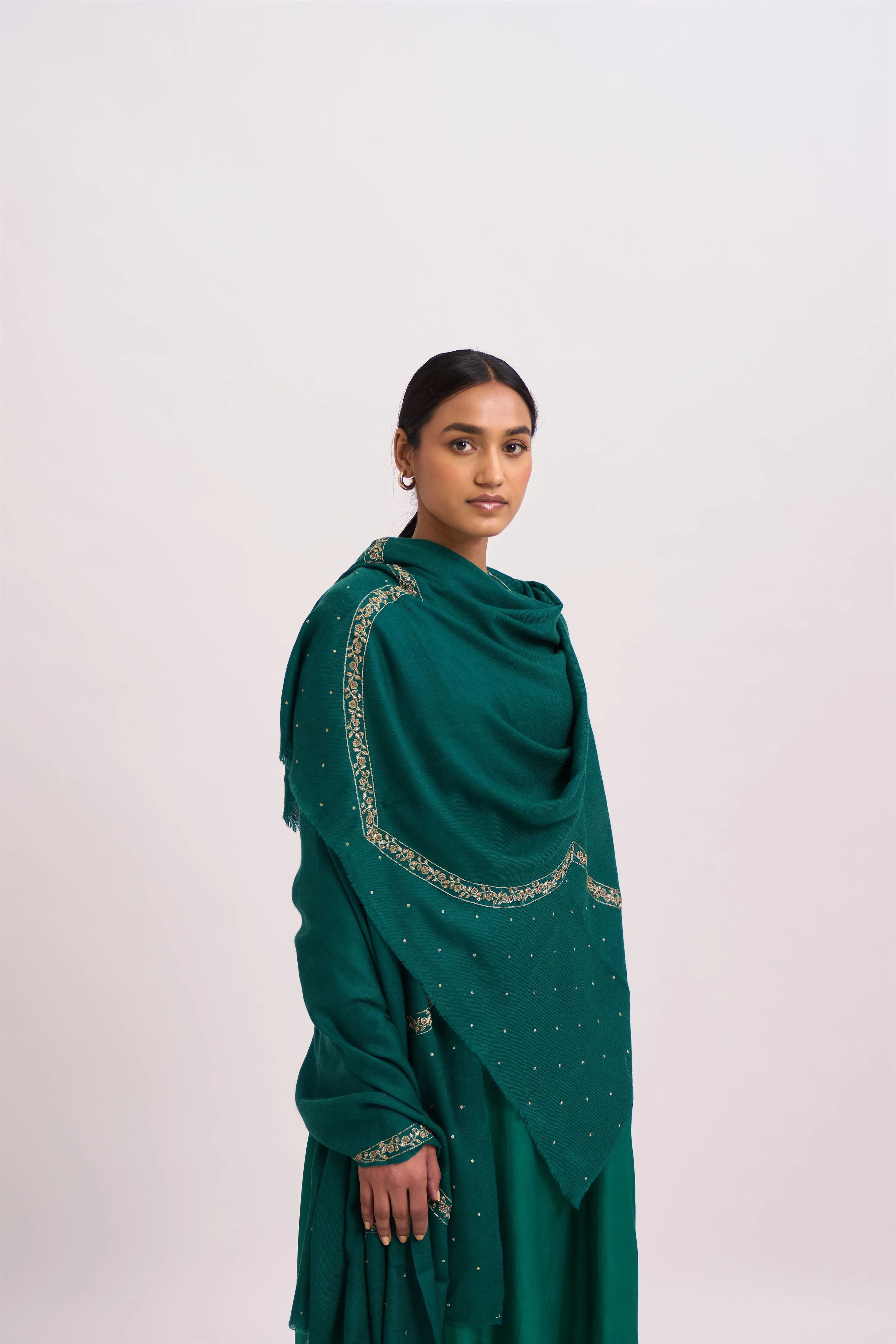 Dot   I   Shawl AbuDhabi woolen  Emerald SS24-S-8