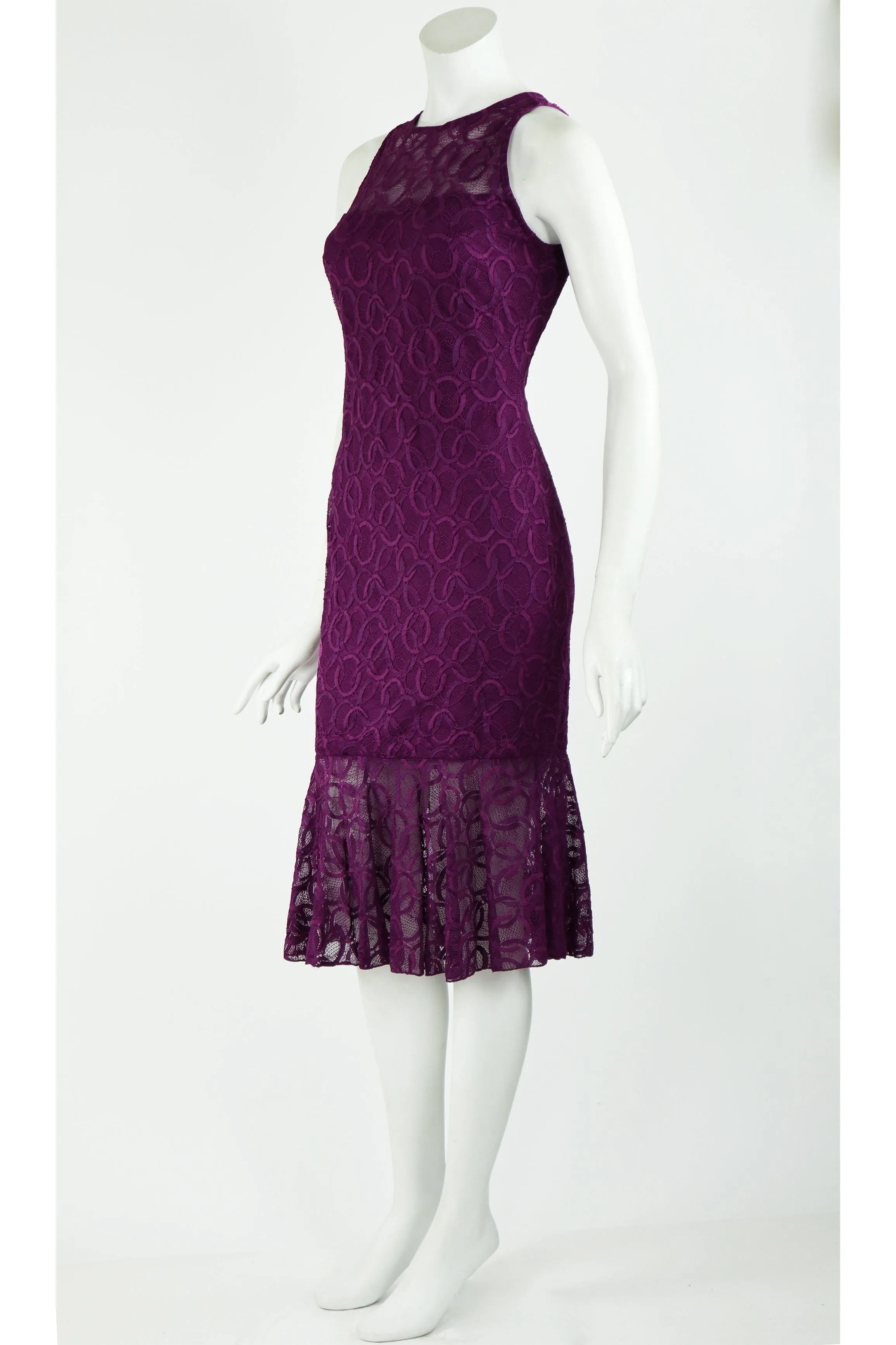 GOLDIE Fitted Lace Dress Magenta