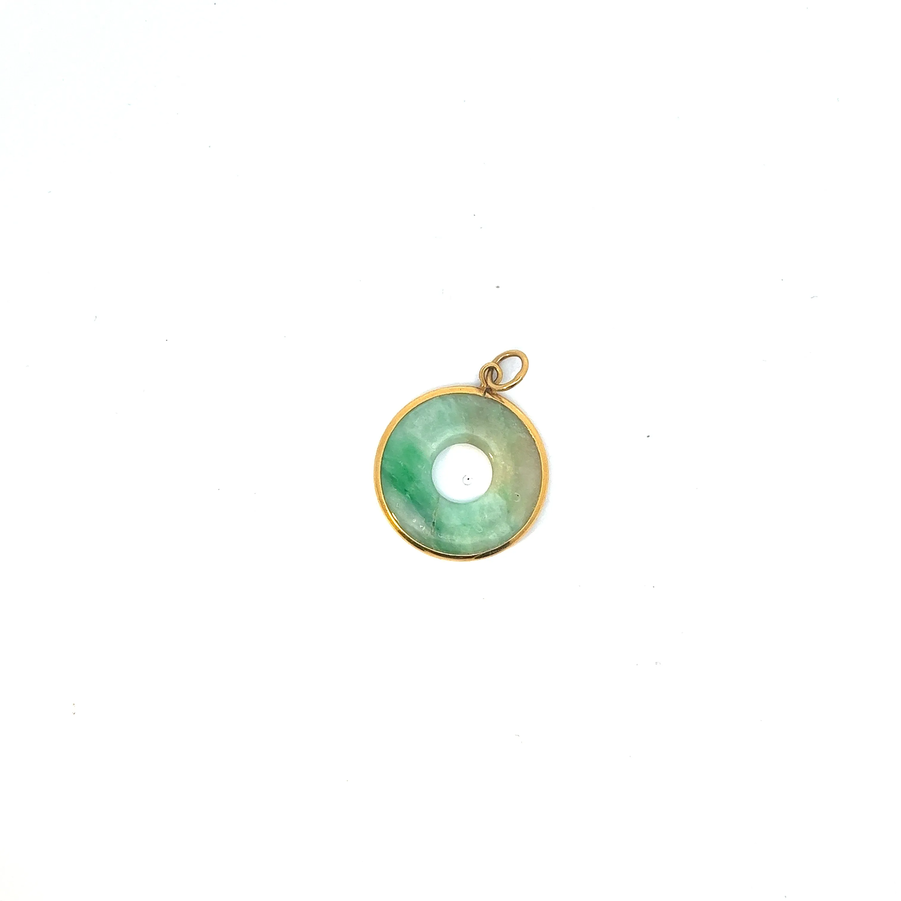 Ladies 24k yellow gold Green Jade circle pendant