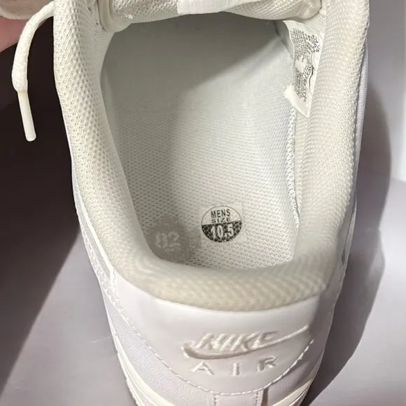 🌻Nike White Leather  Air Force 1 '07  Men's Size 10.5 | $115 Retail