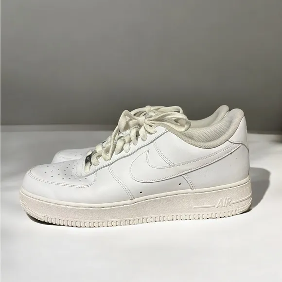 🌻Nike White Leather  Air Force 1 '07  Men's Size 10.5 | $115 Retail