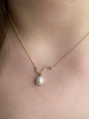 Pearl Drop Wave Necklace